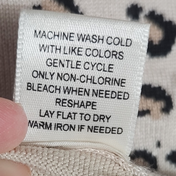 CHEETAH PRINT WOMENS BLOUSE SWEATER SIZE M - Picture 10 of 11